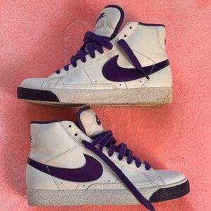 OLD SCHOOL Nike High-Tops in White and Iridescent Purple! 
Very well cared for.